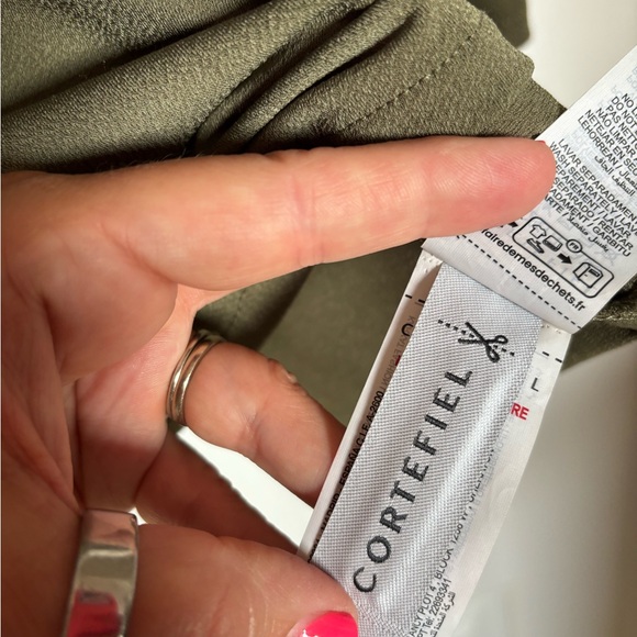 Elegant Olive V-Neck Blouse - Picture 4 of 5